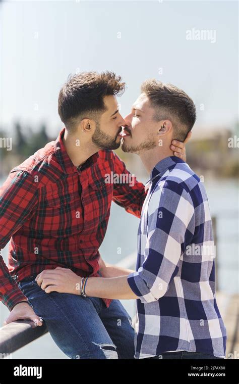 Gay Boys Kissing Gay Boys Kissing
