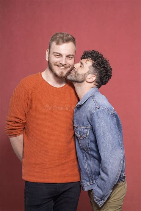 Gay Posing
