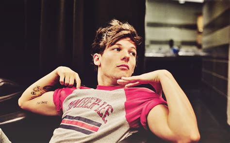 One Direction Louis Tomlinson Gay