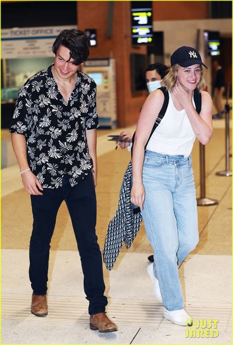 Photo Lili Reinhart Jack Martin Arrive Venice Pics 05 Photo 4963876 Photo Lili Reinhart Jack Martin Arrive Venice Pics 05 Photo 4963876